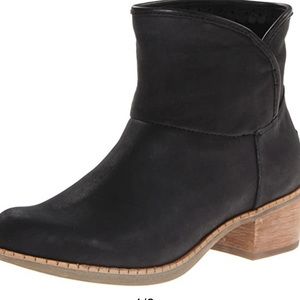 UGG Darling Suede boots! ✨